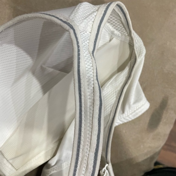 💙4️⃣0️⃣0️⃣💙Adidas sports bra. Pre loved 🥰 size 85C (38C) condition 10/10 - Picture 7 of 8